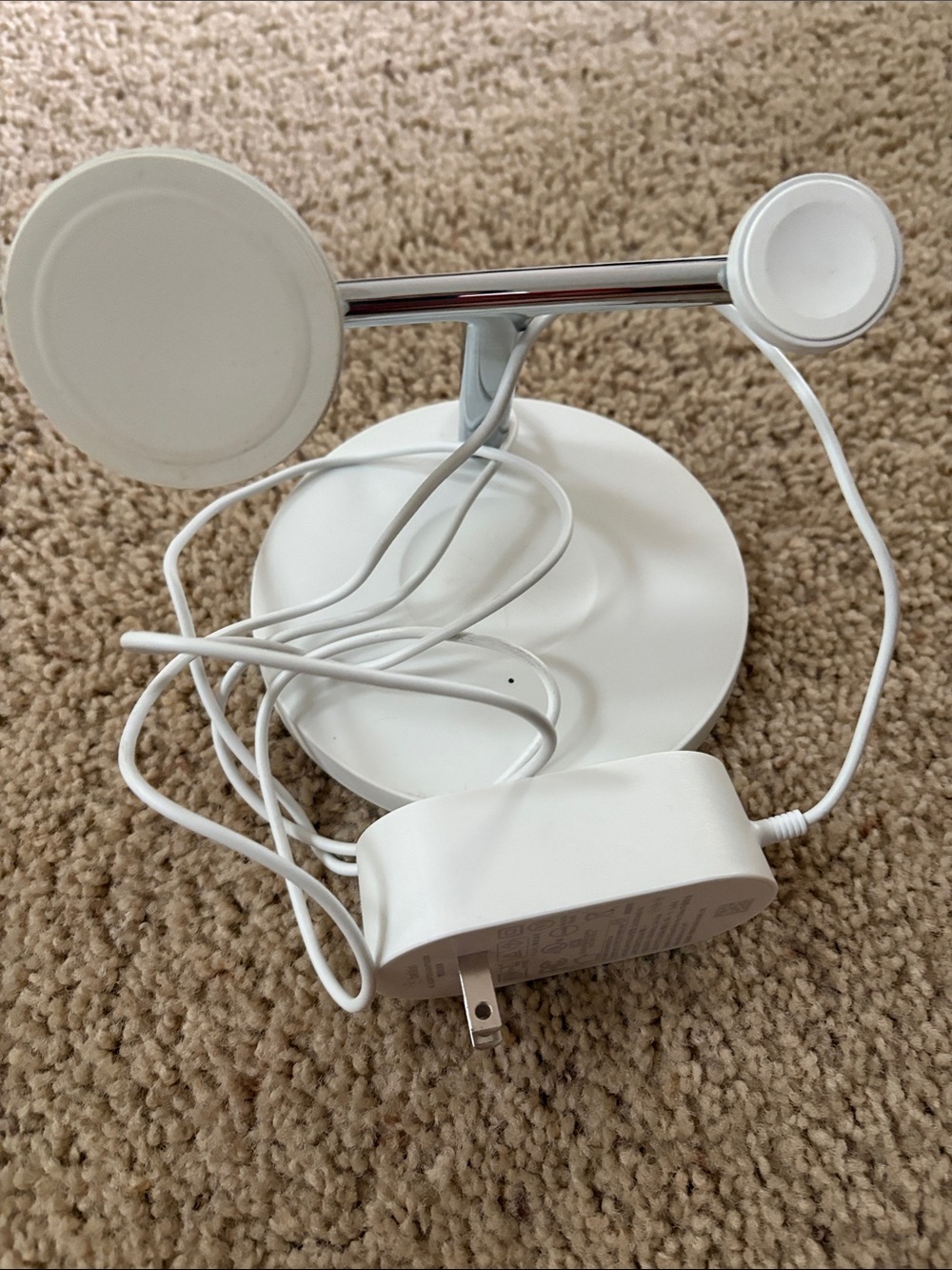 Belkin Boost charge pro 3 in 1 Magnetic Wireless Charging Stand with MagSafe